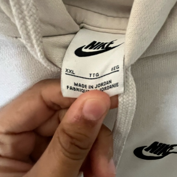 Co ed Nike hoodie - Picture 2 of 3